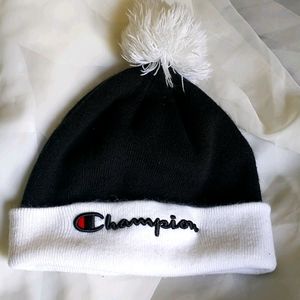 Black/white champion pom beanie